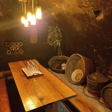 Kenderhordo Pihenohaz Занка