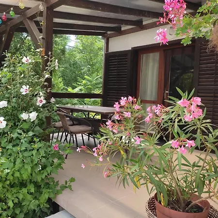 Апартаменты Kenderhordo Pihenohaz *